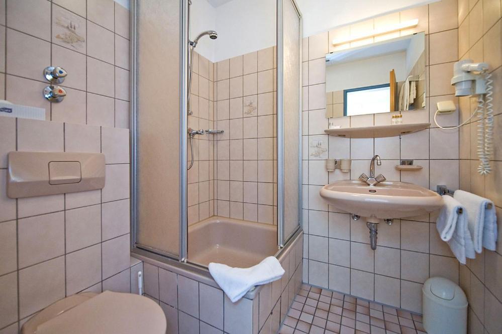 Astoria Easy Hotel 3*